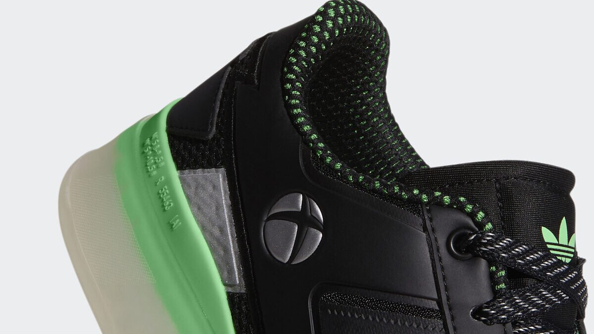Microsoft и Adidas выпустили новые кроссовки в стиле Xbox Series X