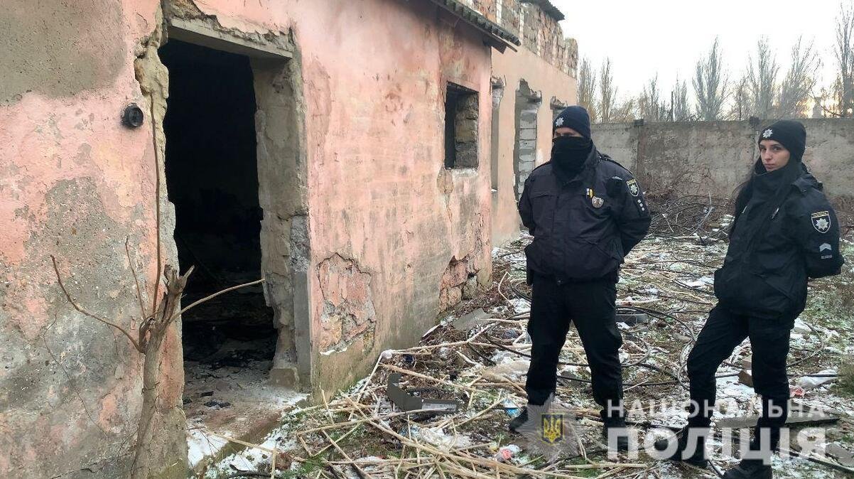 В Одессе в заброшенном здании нашли мёртвого младенца, завёрнутого в пакет