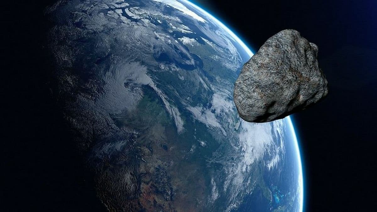 Мимо Земли пролетит астероид размером с автобус