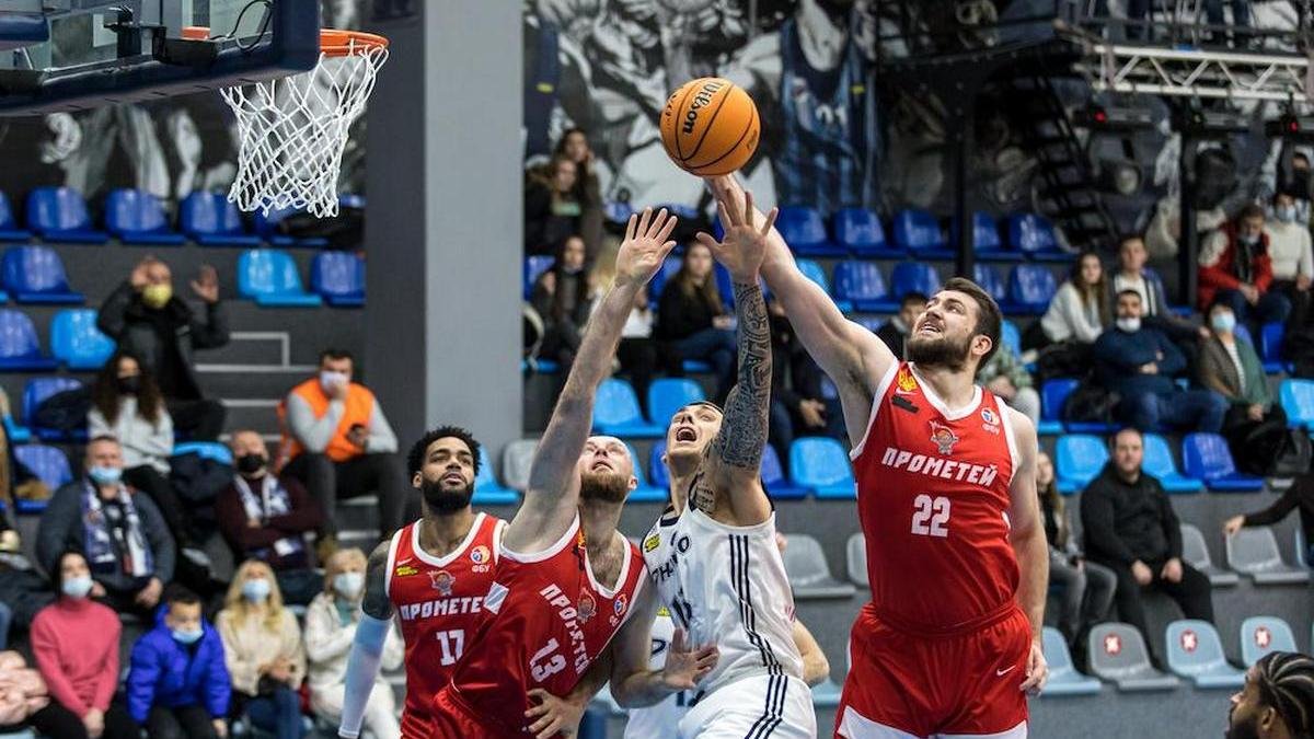 Баскетбольная Суперлига: в последнем матче 2021 года встретились «Днепр» и «Прометей»