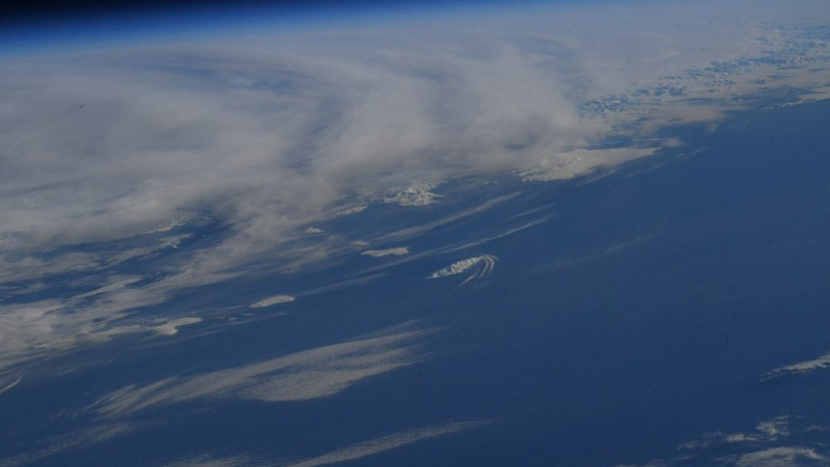 Астронавт NASA привітав землян із Новим роком знімками з МКС