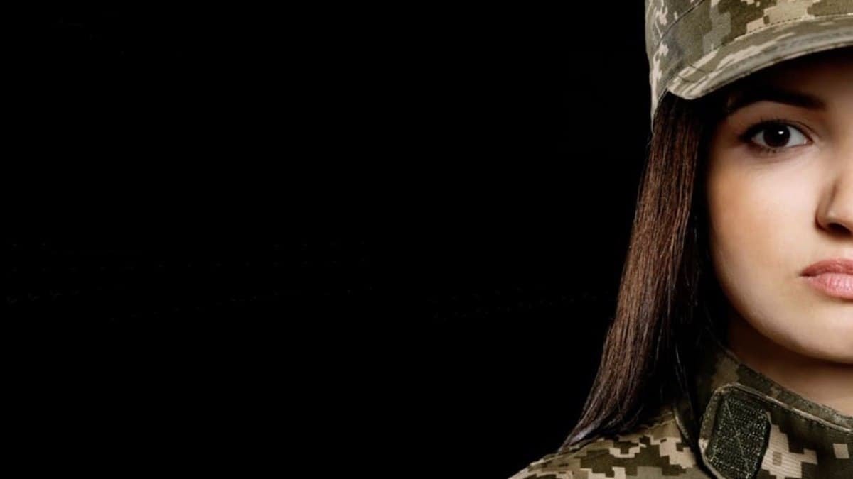 Військовий облік для жінок в Україні можуть зробити добровільним: з’явився законопроєкт