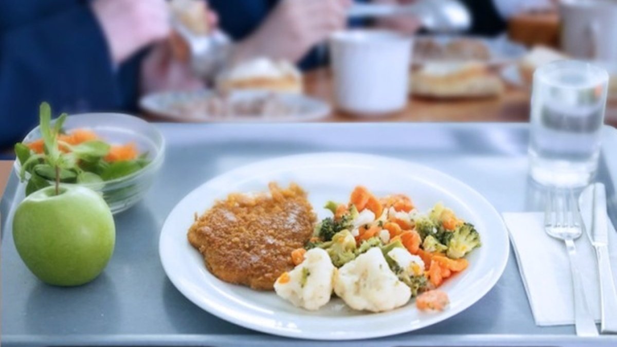 У школах України почала працювати реформа харчування: що змінилося