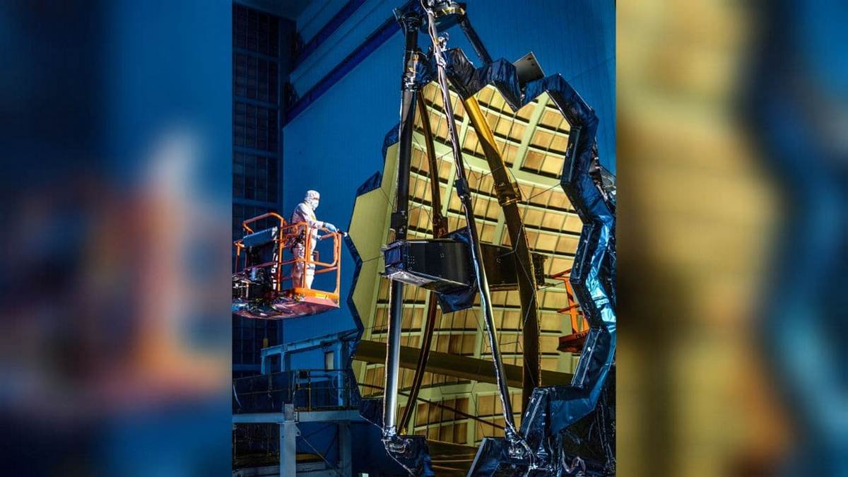 Телескоп «Джеймс Уэбб» развернул главное зеркало