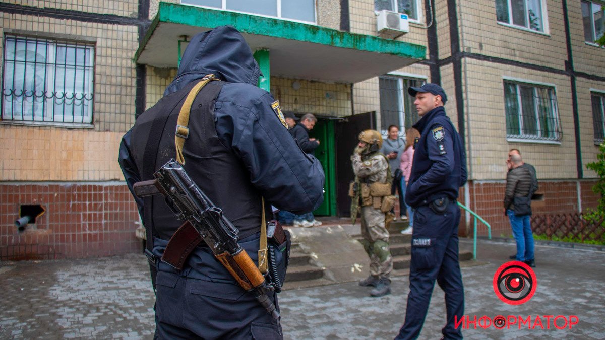 У Києві чоловік із вікна квартири стріляв по гуртожитку
