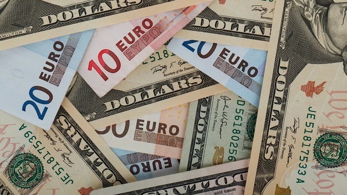 Доллар растет, что с евро: курс валют на 17 января в Украине