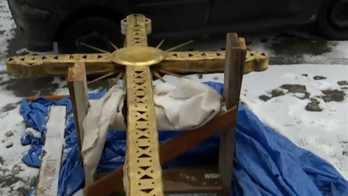 В Киеве сдуло ветром крест с Софийского собора