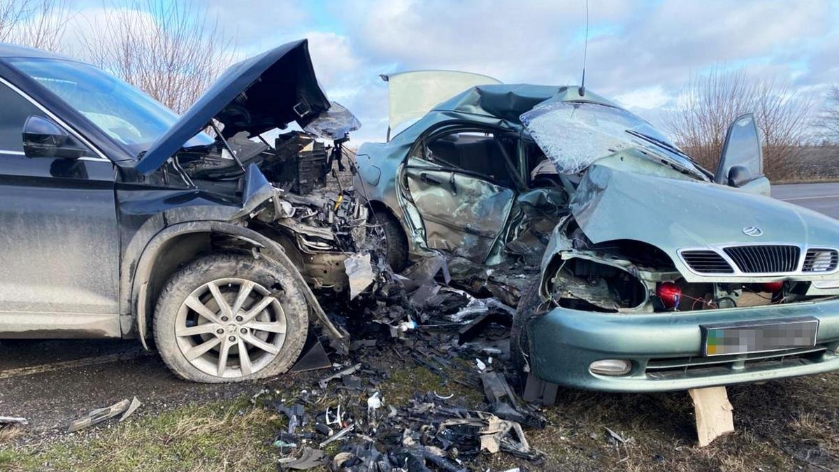 В аварии на трассе в Запорожской области погибла супружеская пара: подробности