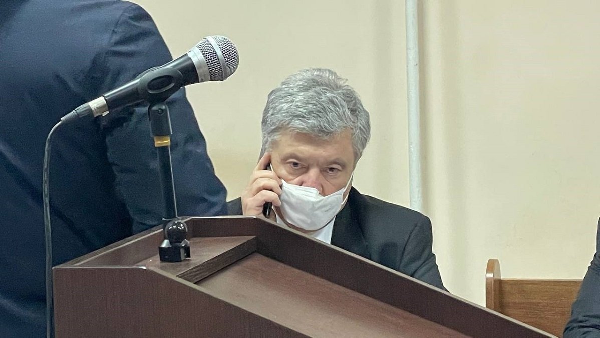 Судья по делу Порошенко неожиданно ушёл в отпуск