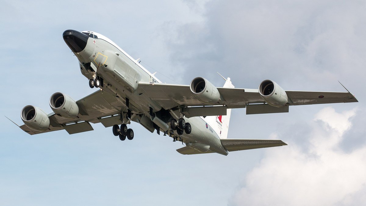 Над Чёрным морем заметили самолёт разведки вооружённых сил Великобритании