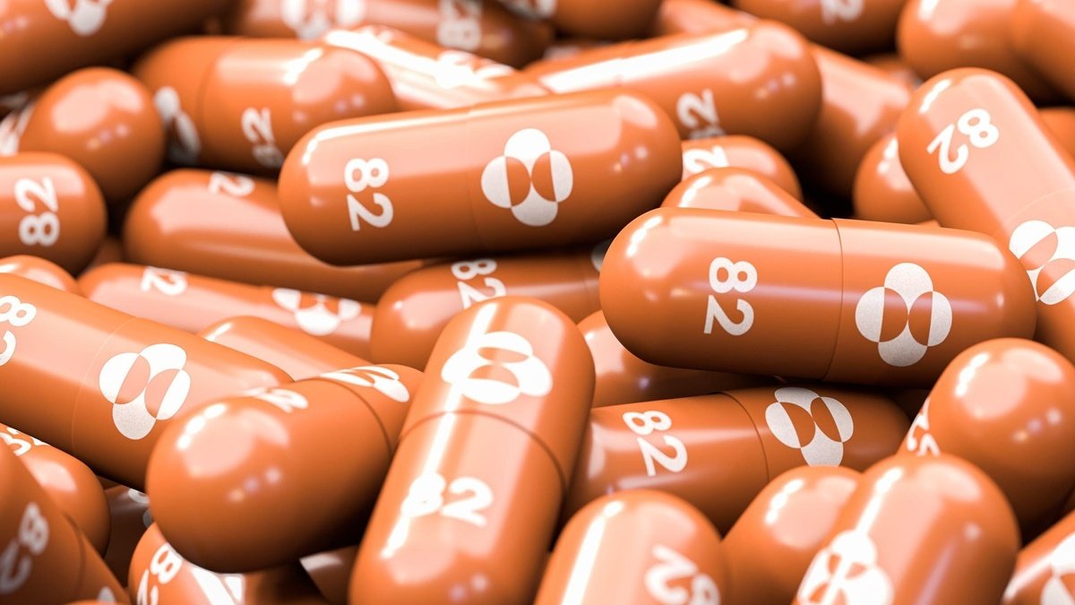 Украина получит партию таблеток от коронавируса