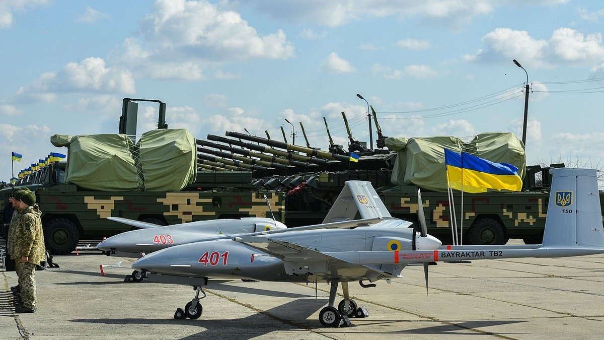 В Украине будут производить беспилотники Bayraktar, а пилотов — учить ими управлять