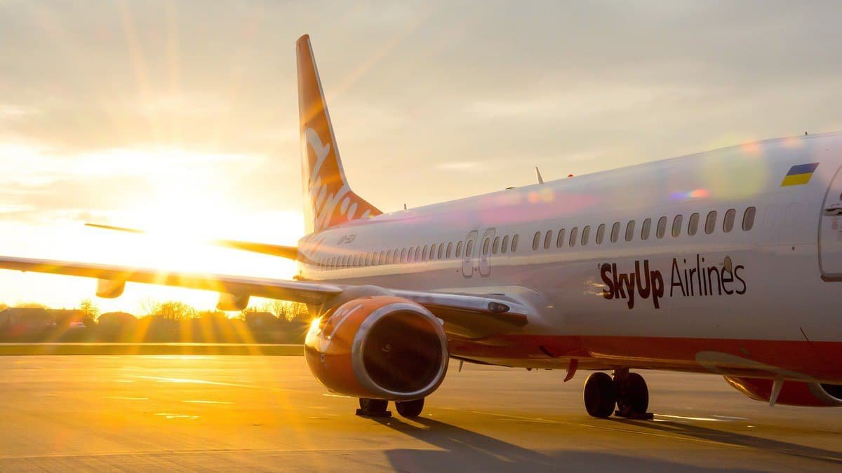 Авиакомпании SkyUp запретили посадку самолёта в Киеве из-за ситуации в стране