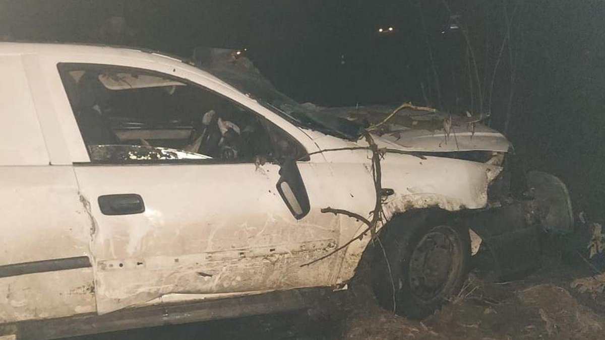 В Житомирской области авто слетело с дороги и упало в пруд: два пассажира погибли, водитель в больнице