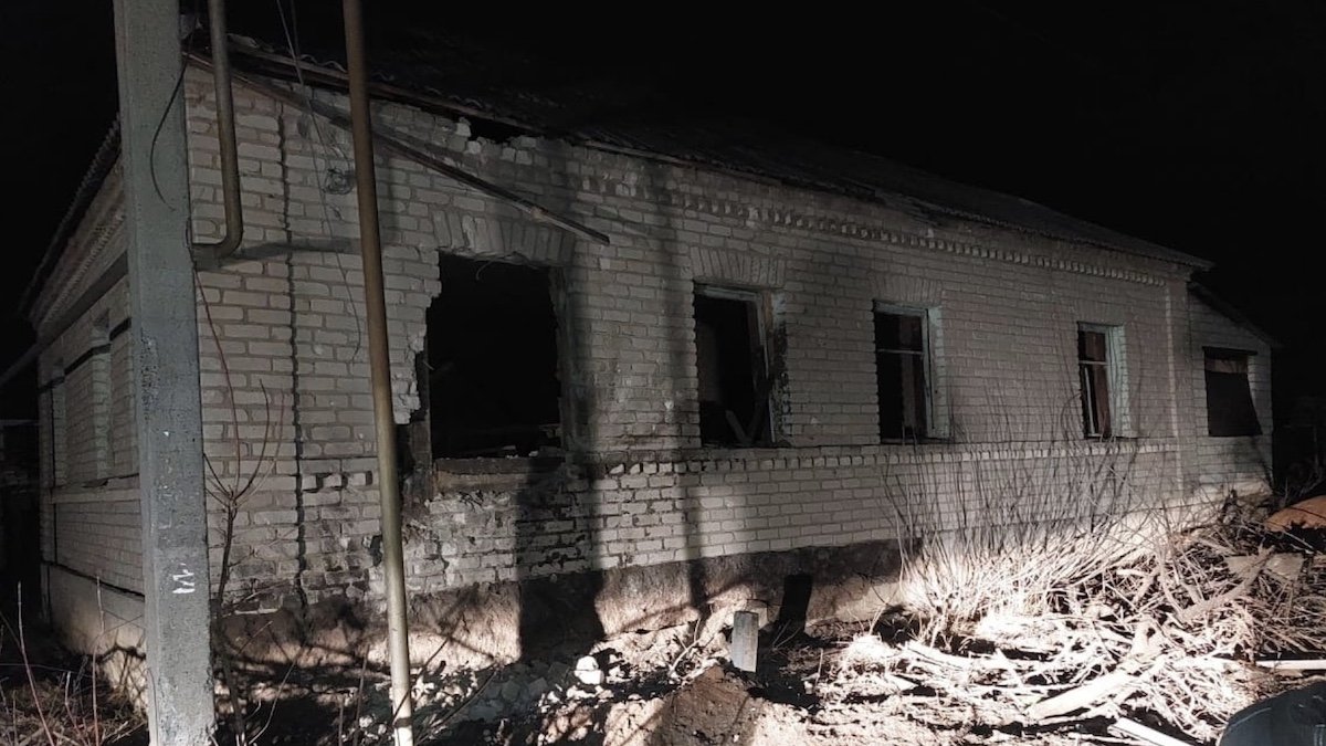 Боевики обстреляли несколько жилых домов в Станице Луганской