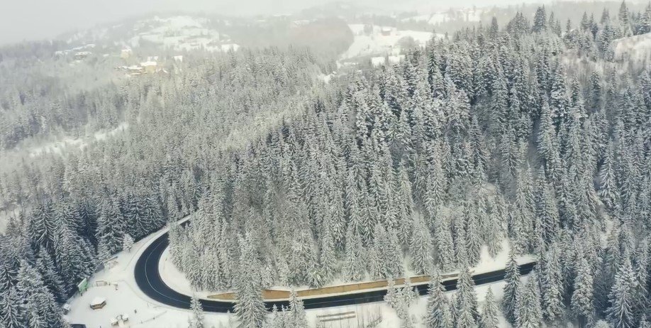 “Велике будівництво”: закарпатські дорожники продемонстрували вражаюче відео оновленої траси Н-09