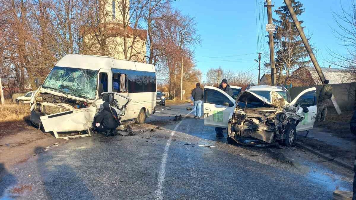 ДТП с маршруткой в Киевской области: 7 человек в больнице