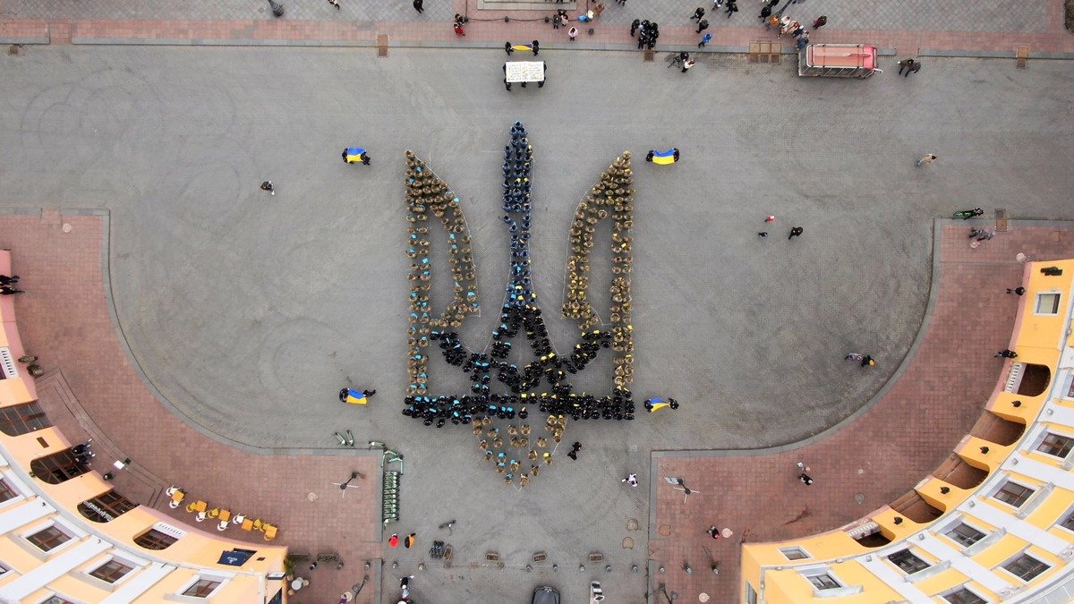В Одессе устроили флешмоб в честь Дня Государственного Герба Украины