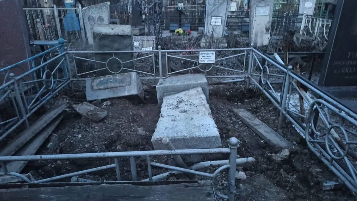 В Запорожье на Еврейском кладбище разбили 5 памятников