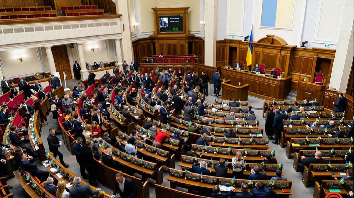Парламент отменил все таможенные платежи на время военного положения