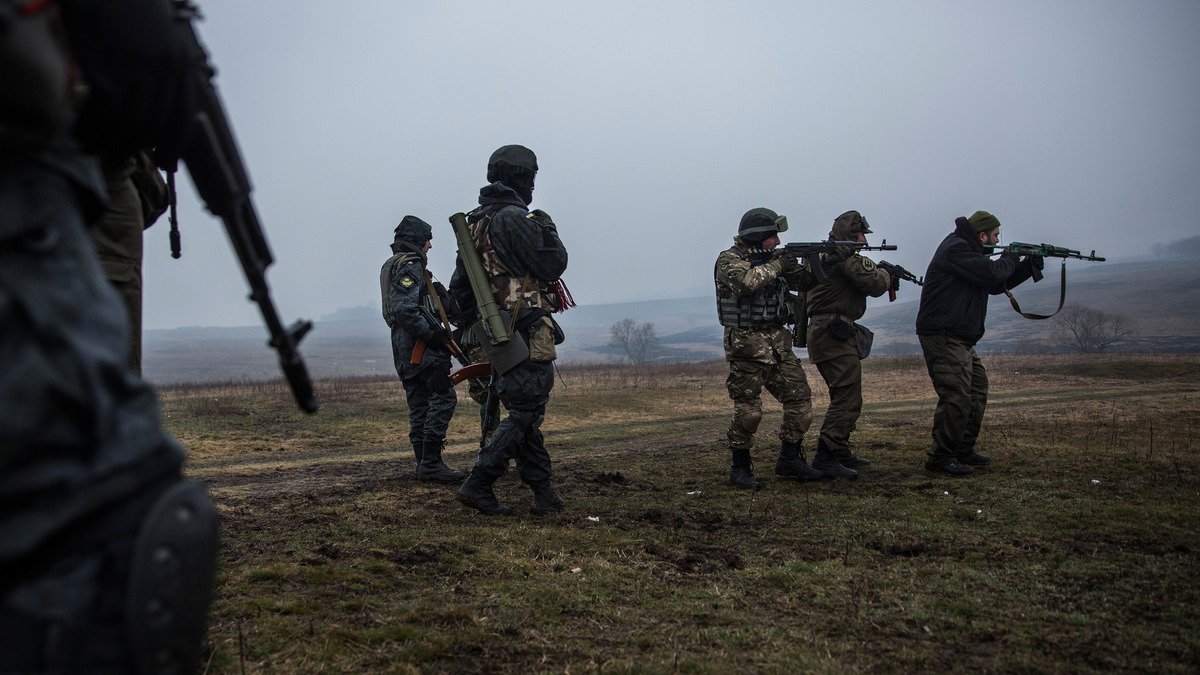 В Украине вводят военное положение
