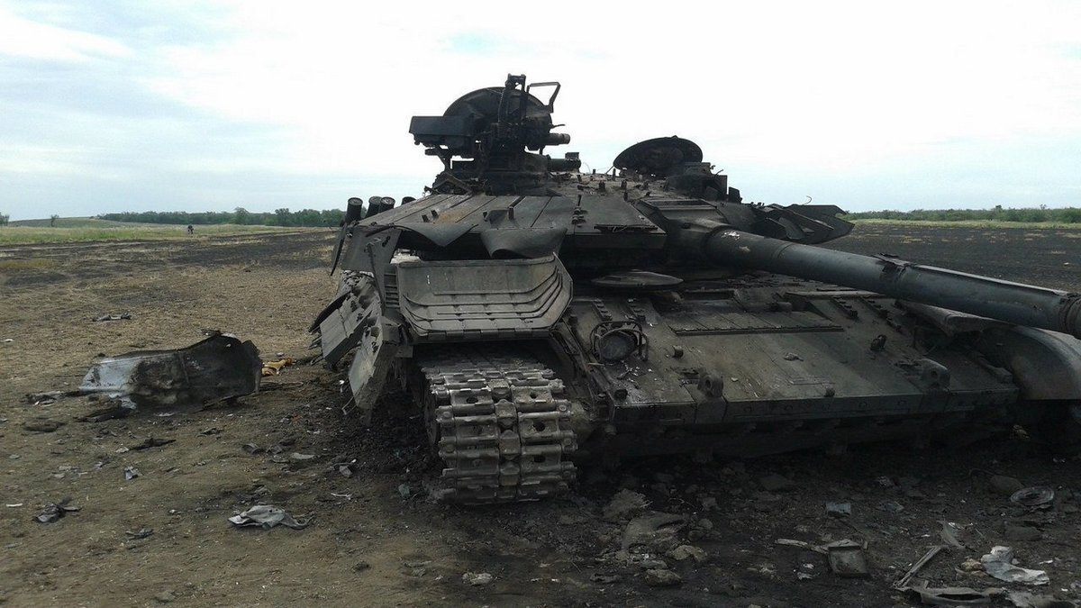 В районе Счастья украинские военные подбили два танка и несколько грузовиков армии РФ