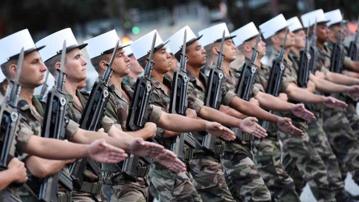 Українці, які служать у Французькому іноземному легіоні, зможуть поїхати захищати батьківщину у повному бойовому екіпіруванні
