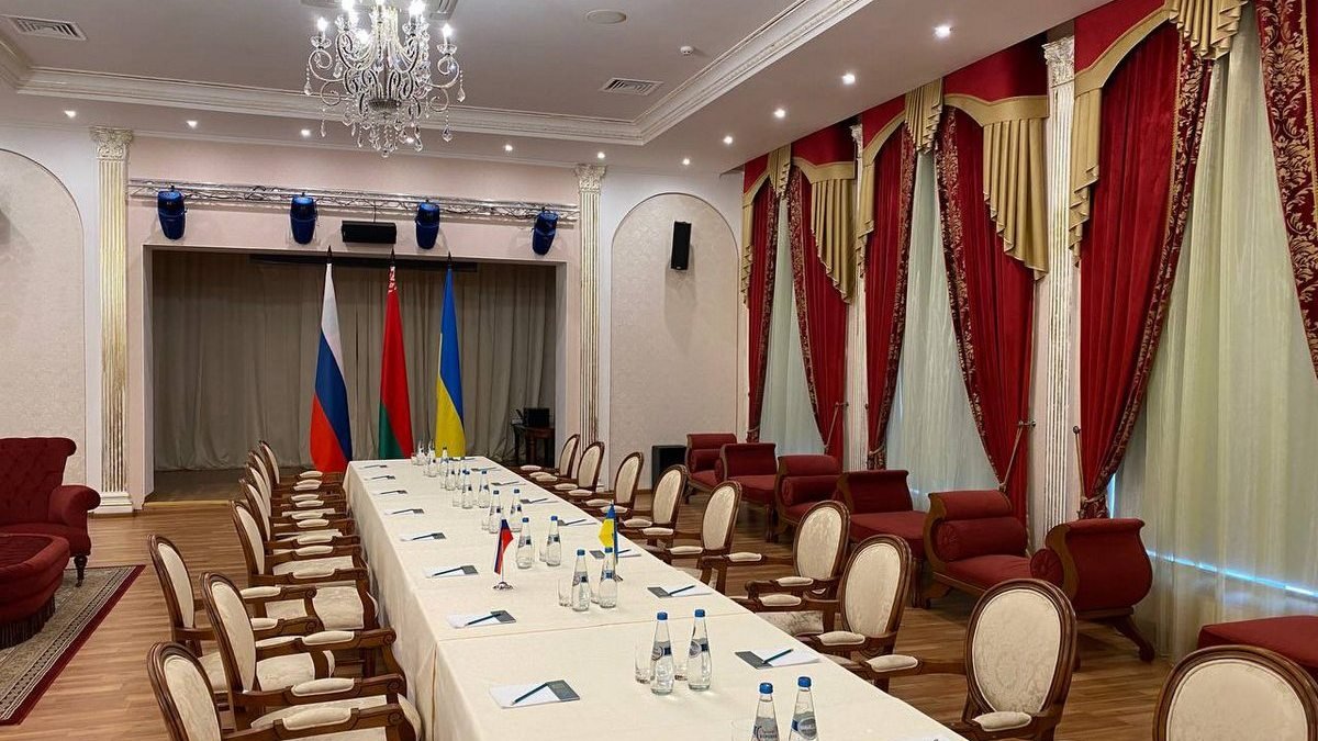 Українська делегація прибула на кордон для переговорів із РФ: хто увійшов до складу