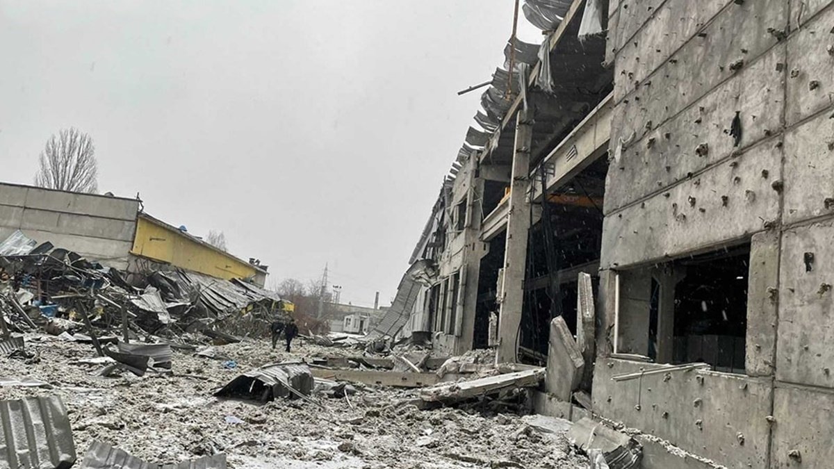 В Киевской области оккупанты продолжают обстреливать мирное население: к людям не пускают волонтёров