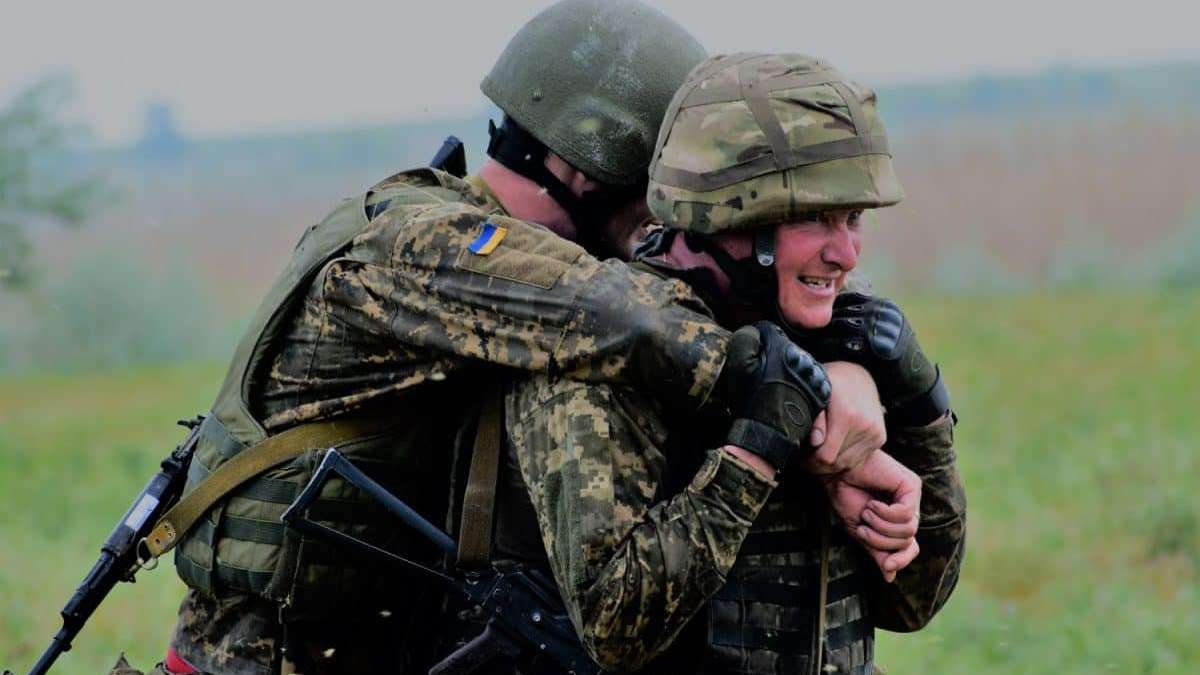 Герой України Юрій Содоль: врятував людей від удару бойовиків, зараз захищає Маріуполь