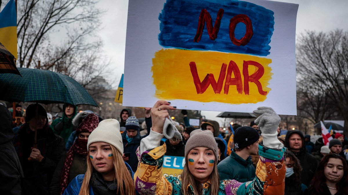 В небе над Норвегией вертолёт оставил послание в поддержку Украине