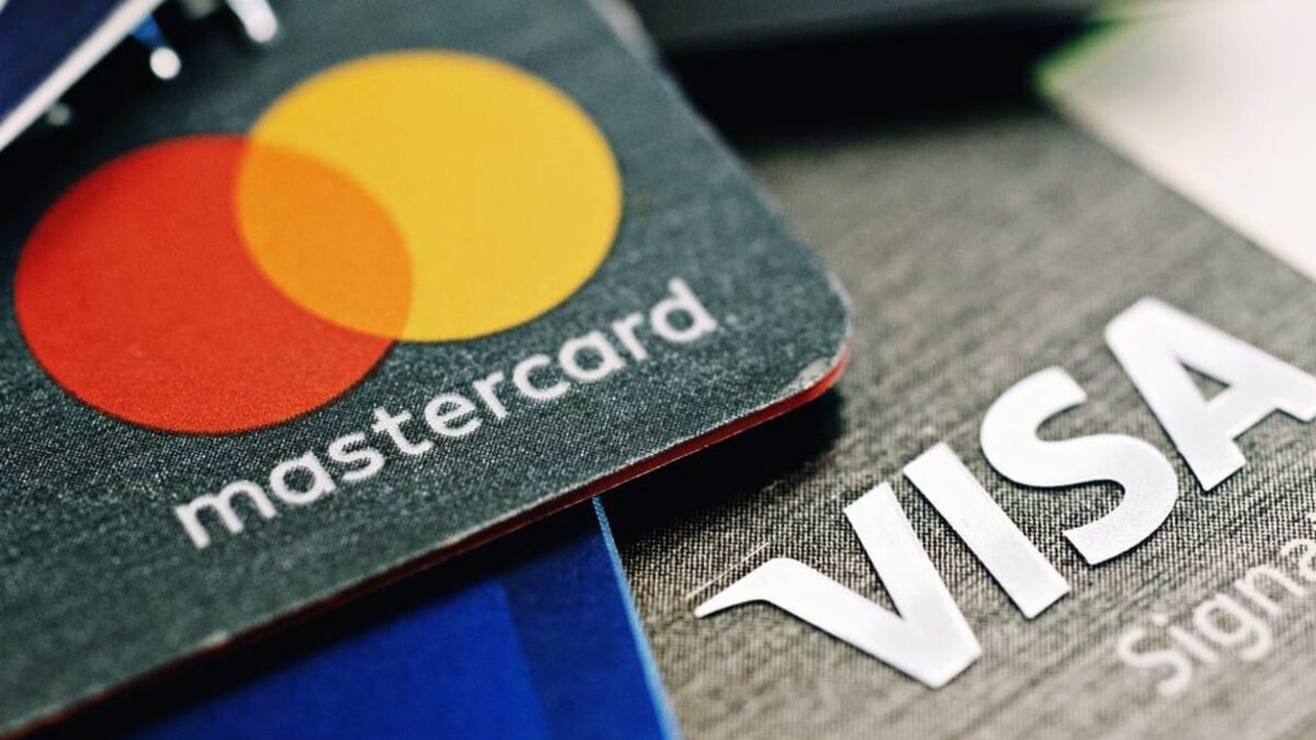 Visa, Mastercard та ще кілька компаній залишили російський ринок