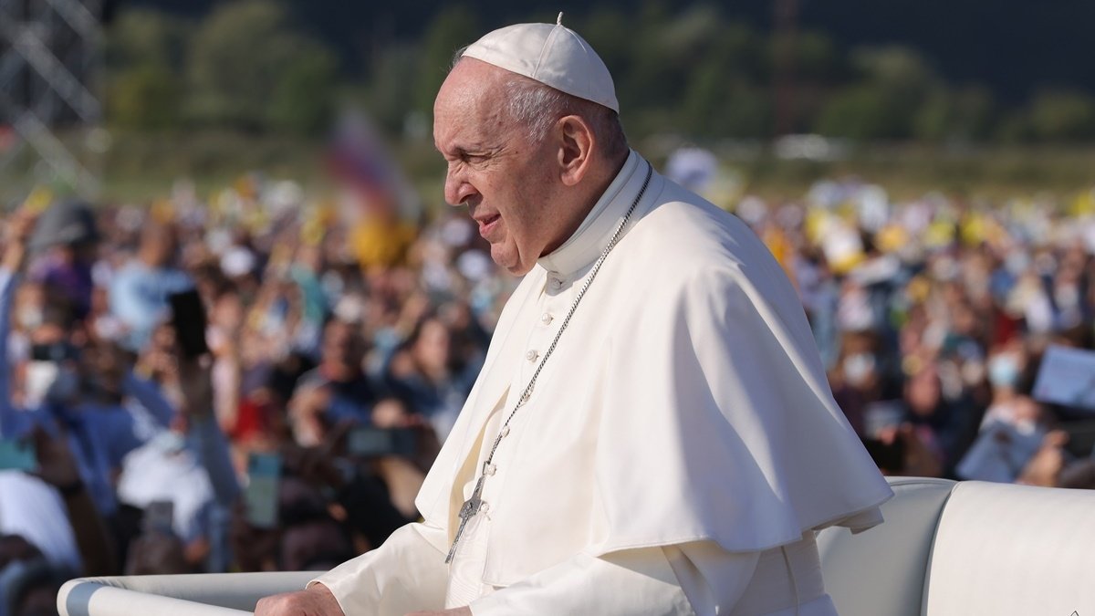 Папа Римський закликав зупинити війну в Україні та створити гуманітарні коридори