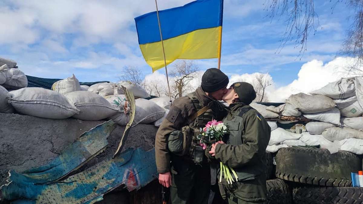В Украине разрешили заключать браки с военными в их отсутствие
