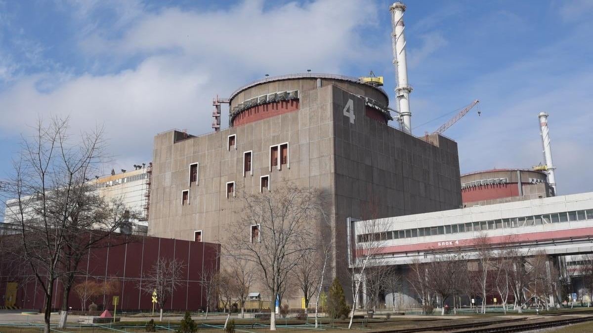 Захват Запорожской АЭС: боевики держат в заложниках сотрудников и подвергают пыткам