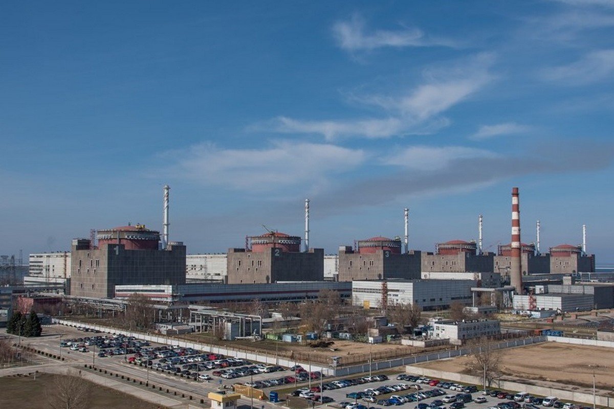 Ядерная угроза на Запорожской АЭС. Почему нельзя отключить станцию и как наказать россию