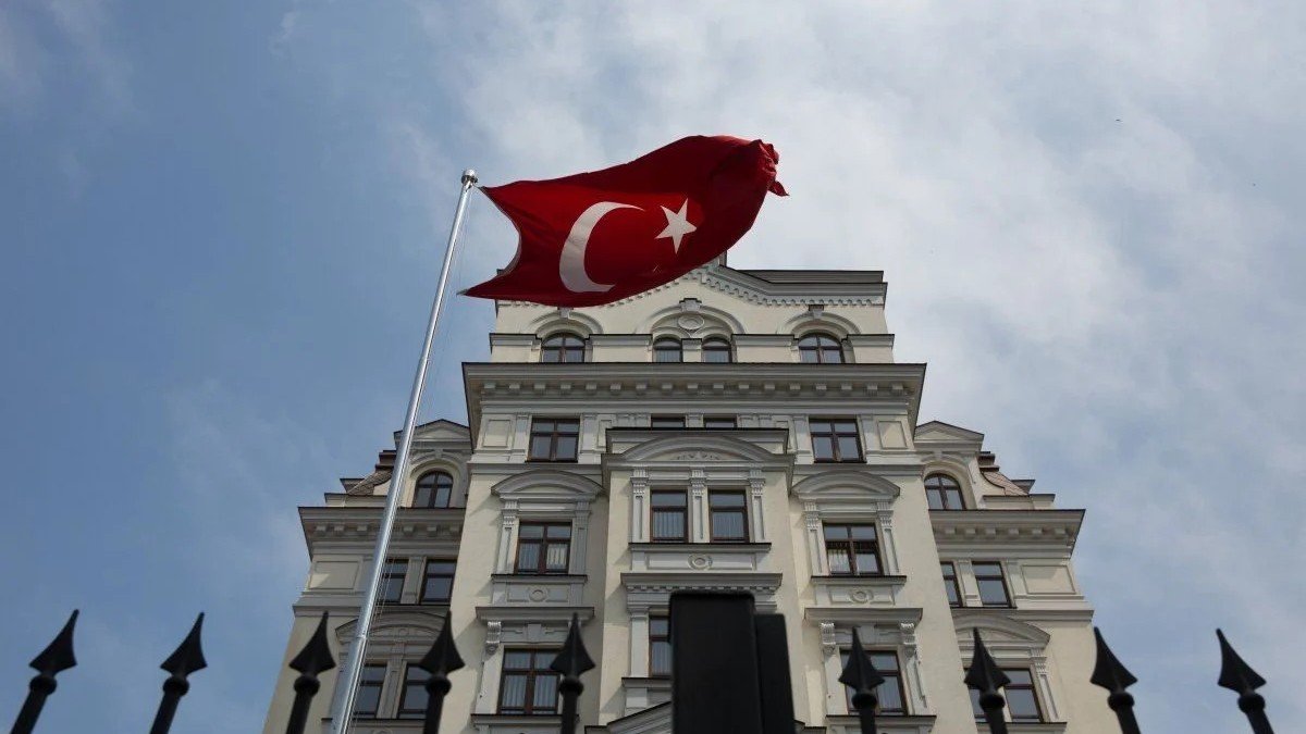 Турция переносит своё посольство из Киева в Черновцы