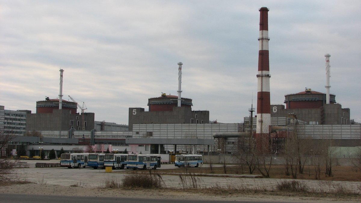 На Запорожскую АЭС прибыли 11 работников «Росатома»