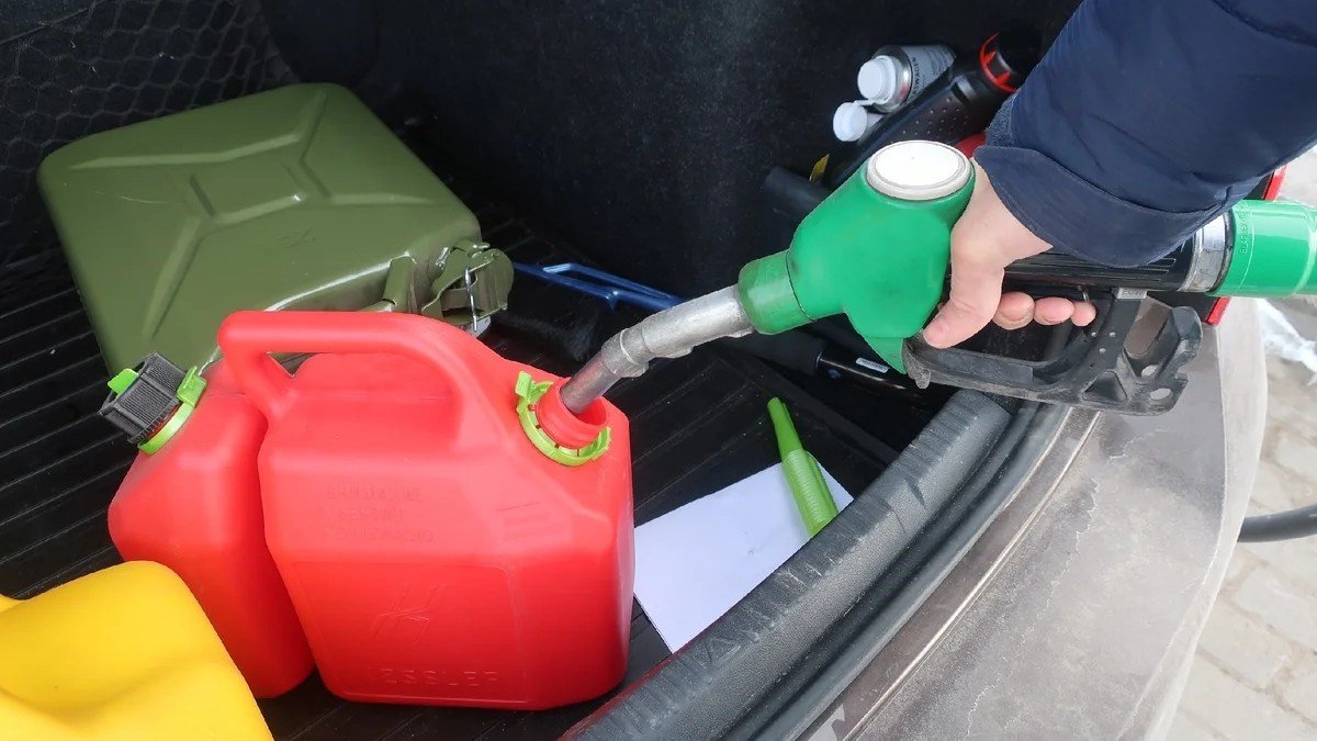 На Луганщині заборонили вивозити паливо за межі регіону
