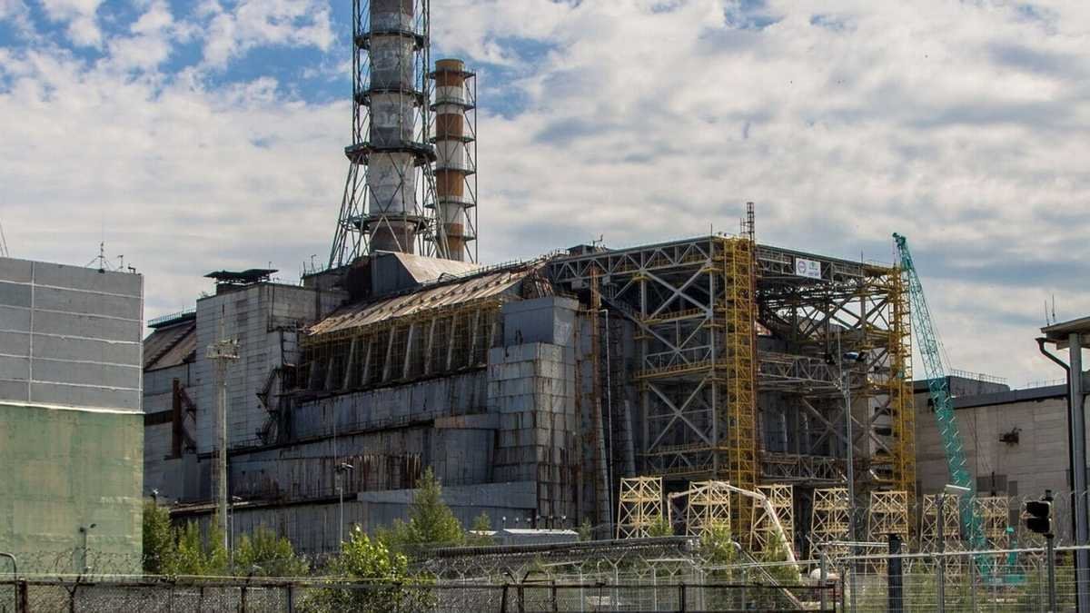 Оккупанты снова повредили линию электропередачи к Чернобыльской АЭС