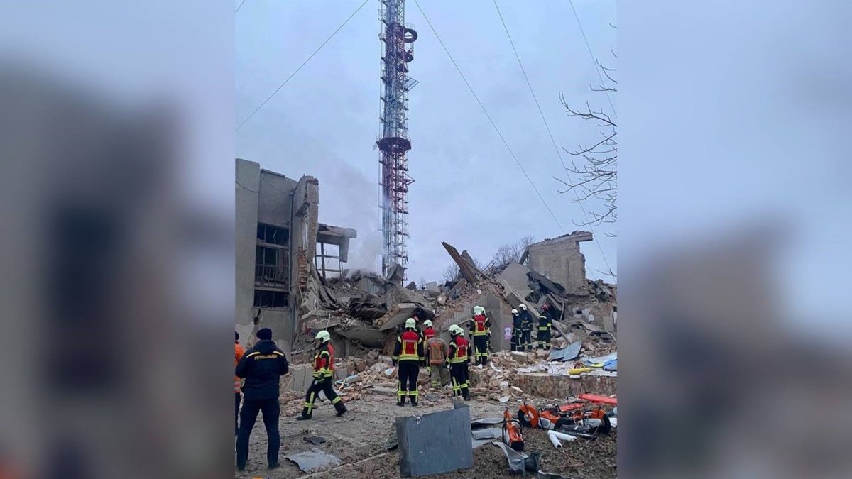 Авиаудар по телебашне в Ровно: погибли 19 человек, ещё 9 ранены
