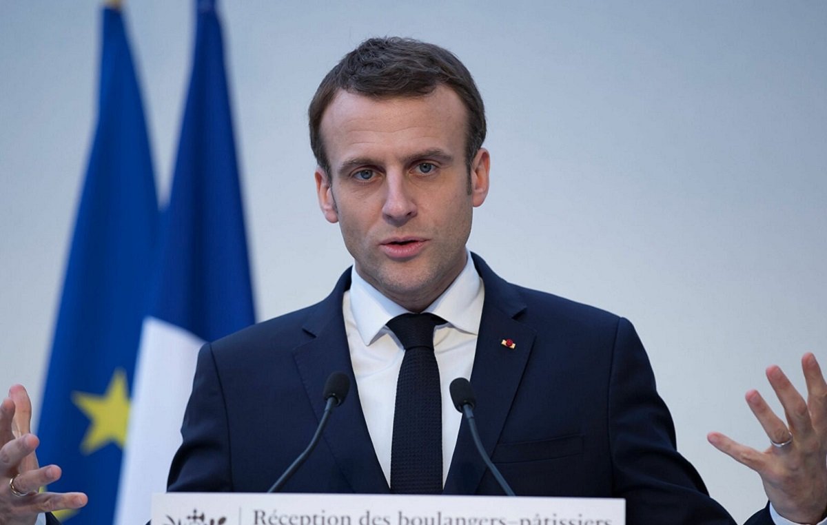 Президент Франції Еммануель Макрон оголосив про проведення гуманітарної операції з евакуації Маріуполя