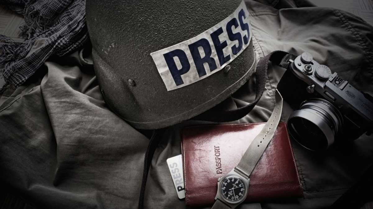 Поліцейські евакуювали з Чернігова двох французьких журналістів