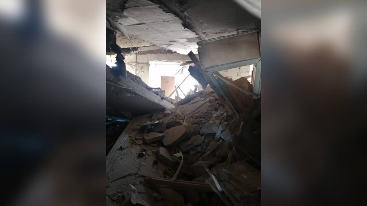 В Рубежном снаряд оккупантов попал в многоэтажку: погибли 3 человека, из них — 2 ребёнка