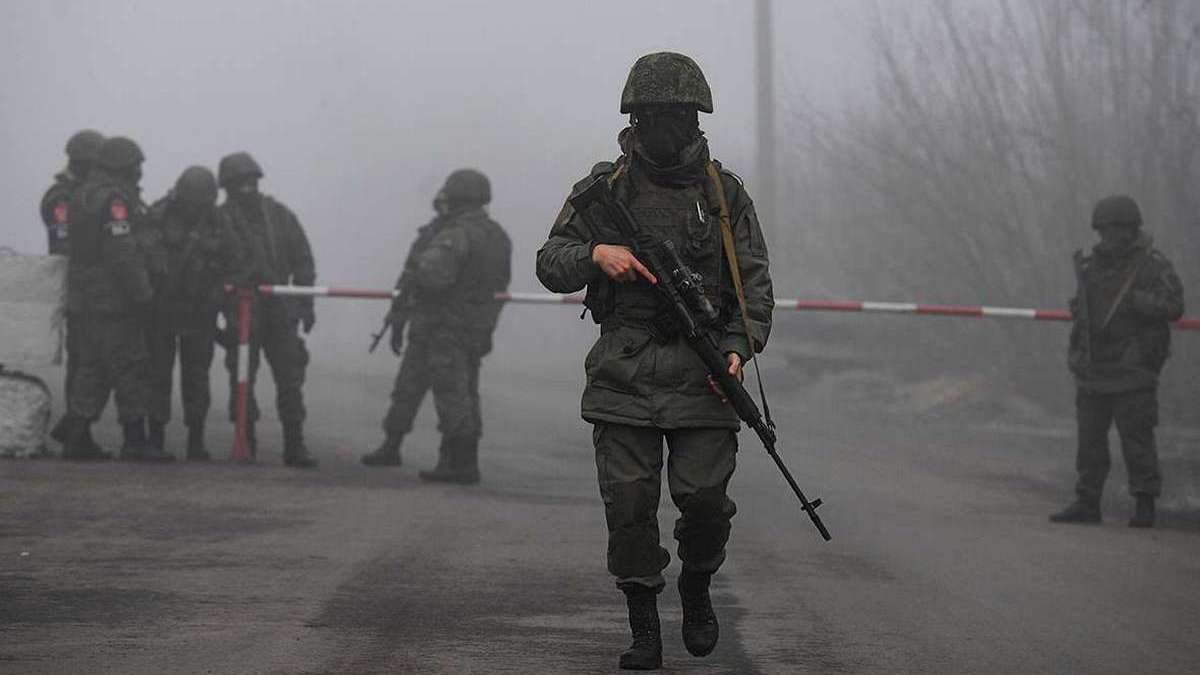 В Запорожской области оккупанты врываются в дома и проводят обыски