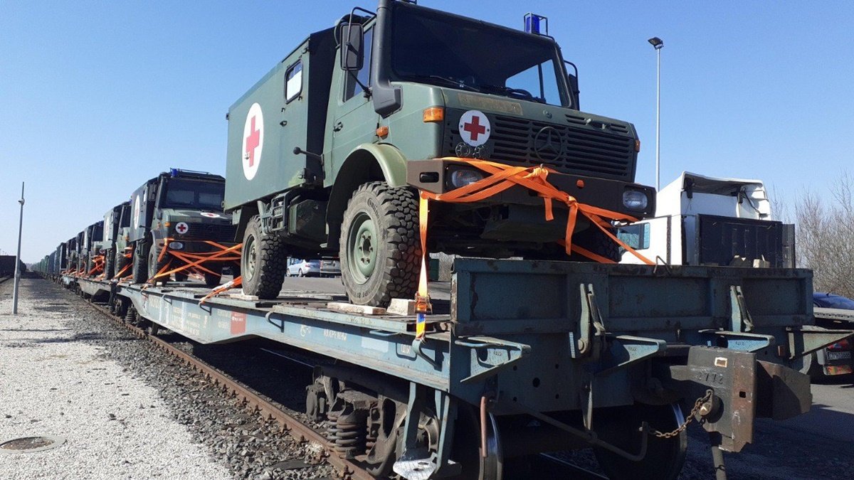 Україна отримала 50 військових машин швидкої допомоги: їх віддадуть на потреби ЗСУ