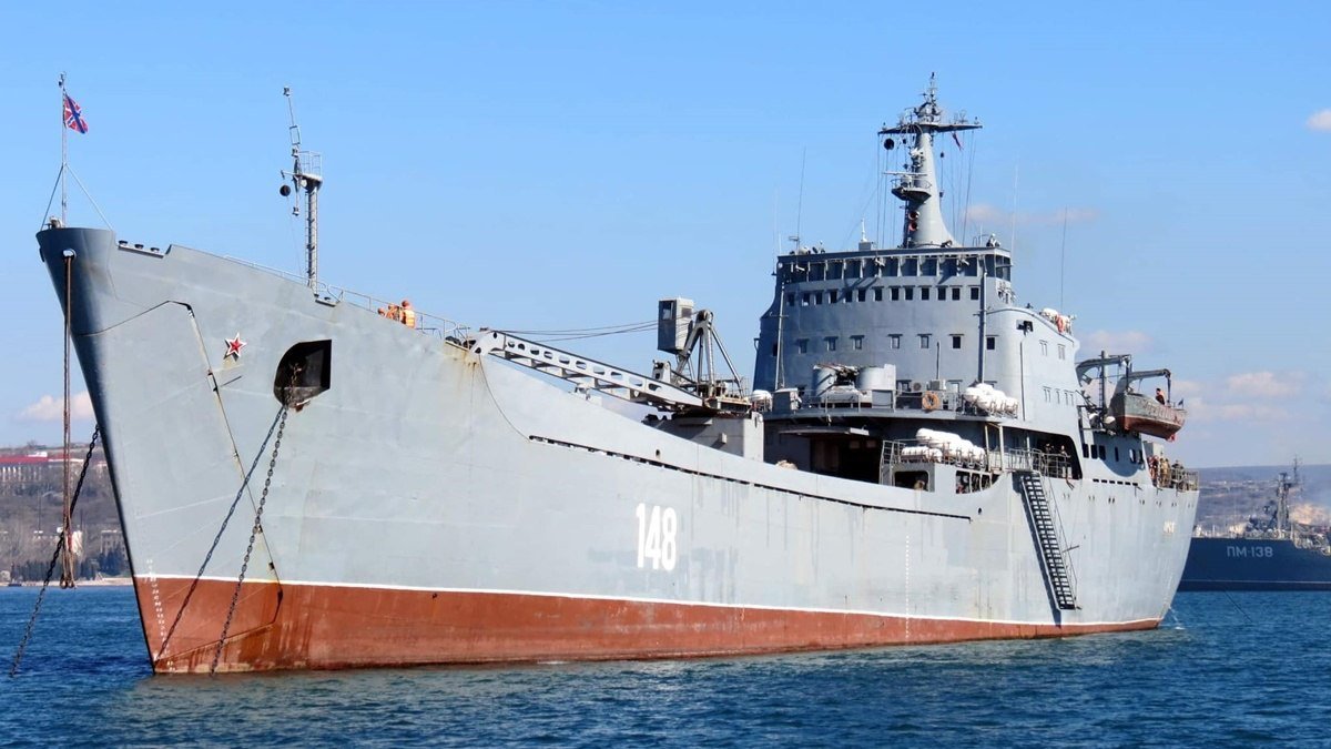 Капитанами двух подбитых кораблей в Бердянске оказались бывшие украинские военные-предатели
