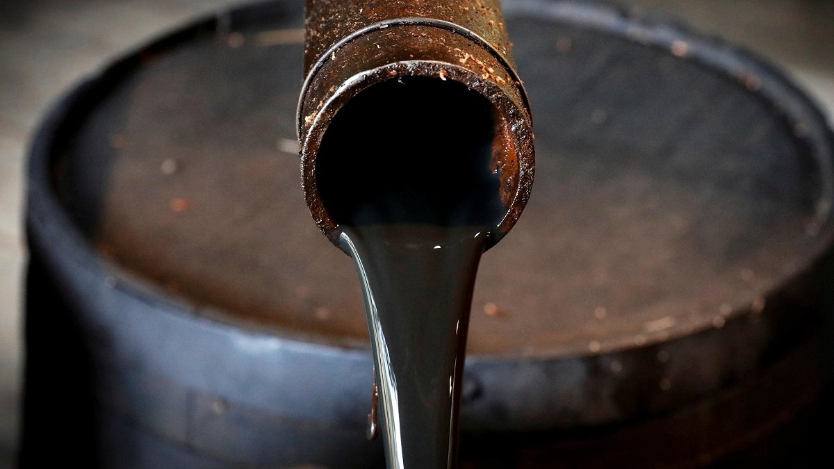 Євросоюз скоротить постачання російської нафти на 92% до кінця року - Макрон