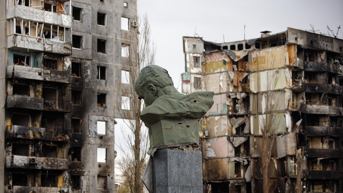 В Бородянке снесут восемь разрушенных рашистами многоэтажек
