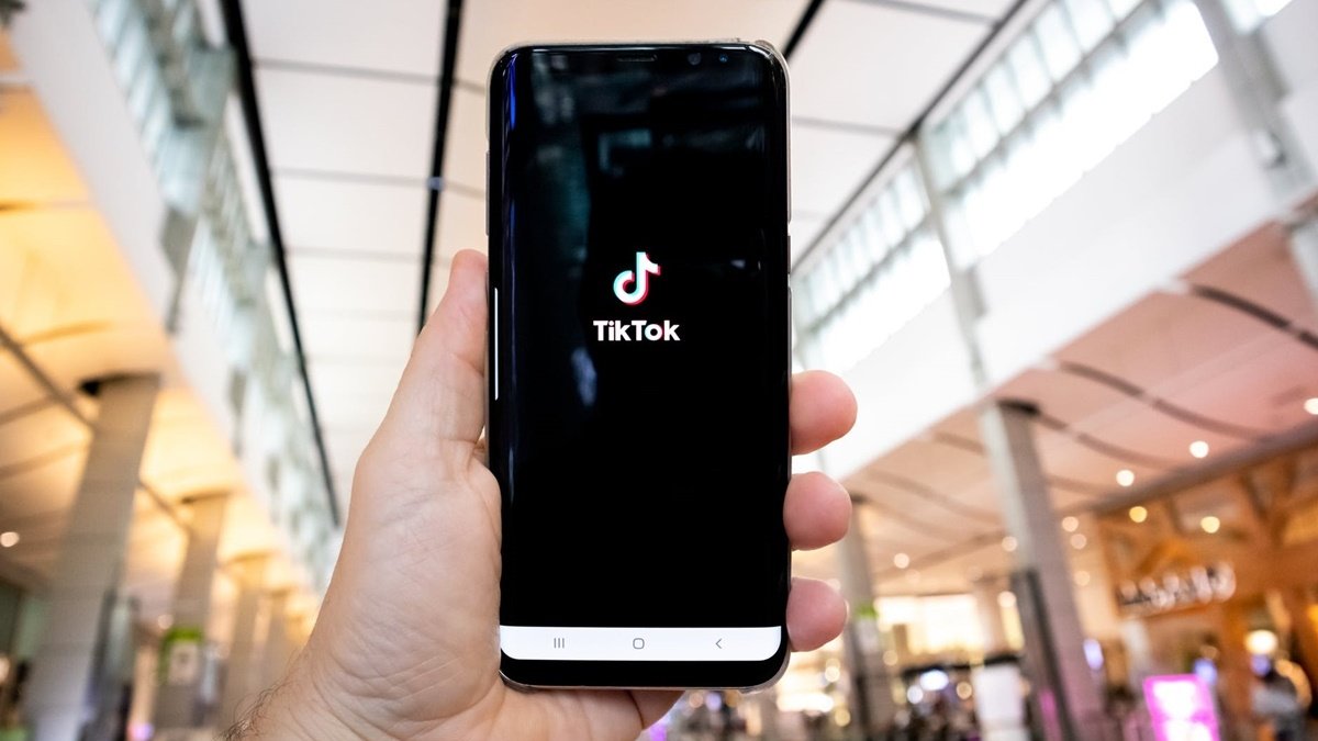 Apple удалила TikTok из App Store для российских пользователей
